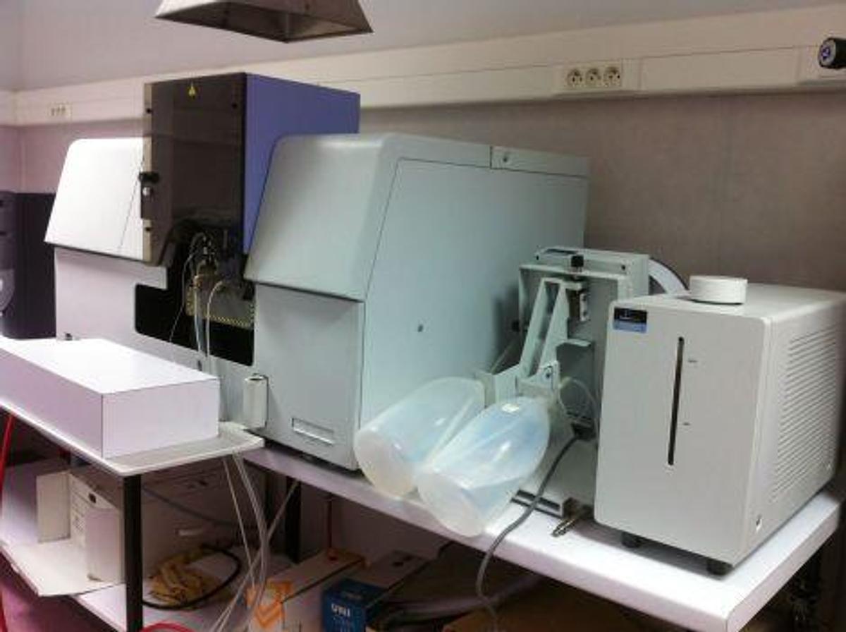 Usado En venta PERKIN ELMER Aanalyst 800 Spectrophotometer