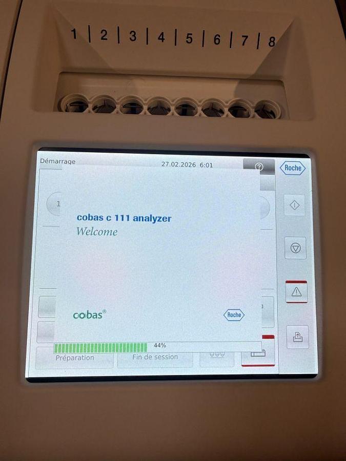 D'occasion ROCHE Cobas C111 Analyseur de Chimie