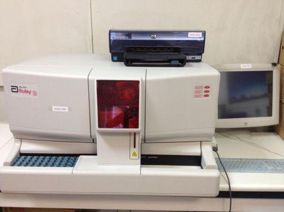 Usado En venta ABBOTT LABS Cell Dyn Ruby Hematology Analyzer
