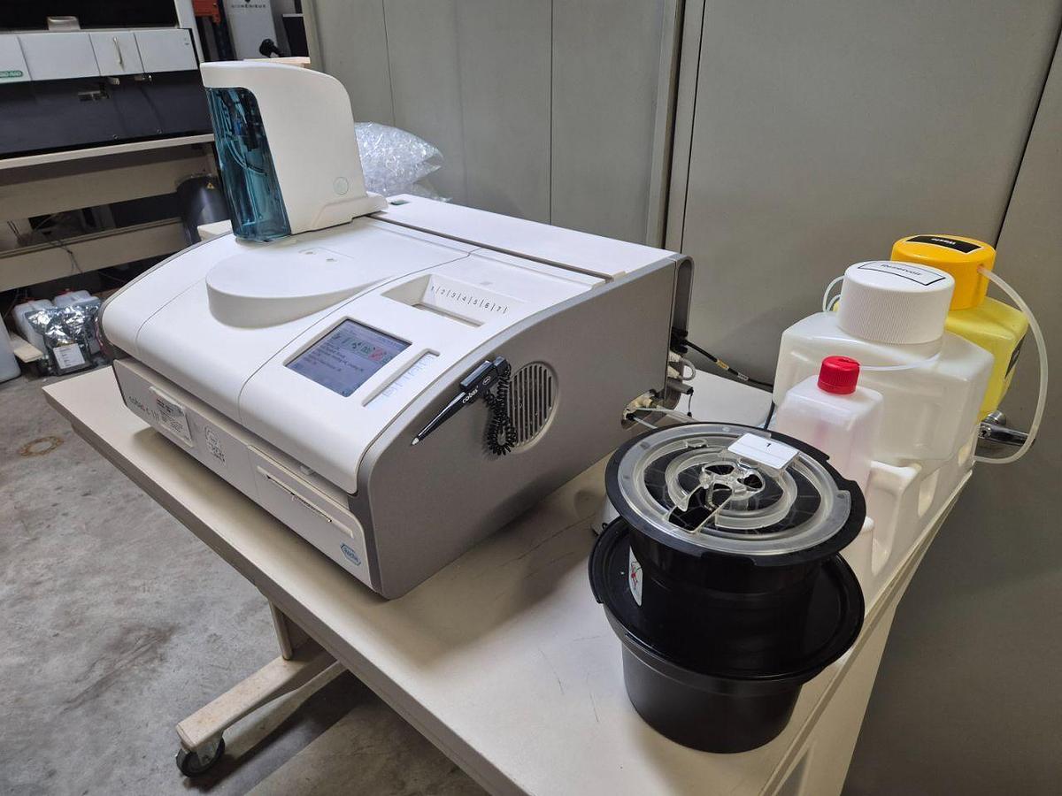 D'occasion ROCHE Cobas C111 Analyseur de Chimie