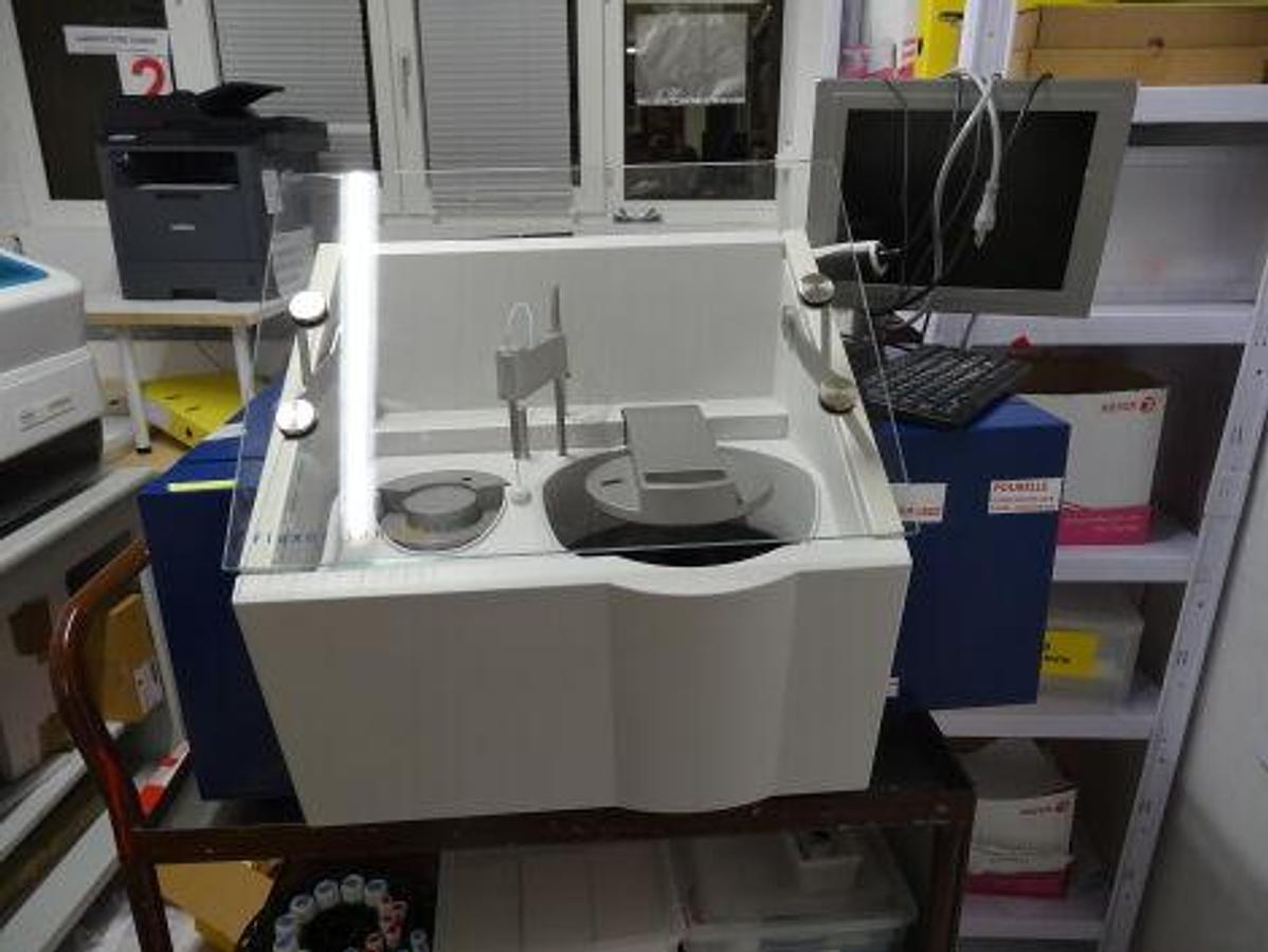D'occasion A Vendre VITALAB SELECTRA FLEXOR JUNIOR Chemistry Analyzer
