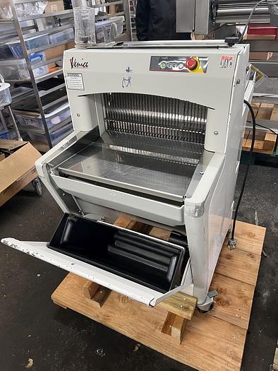 Used Slicer, Bread, JAC Venice, 36 Blades, 1/2" Slice #S744803