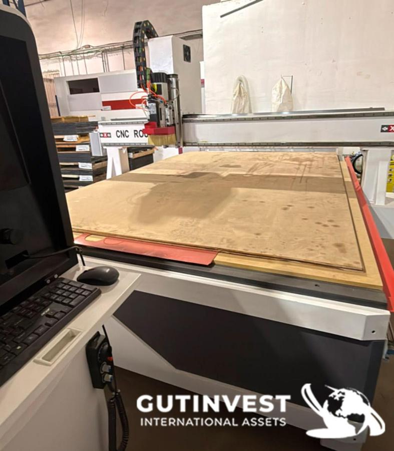 Usado MESA DE FRESADO Y CORTE CNC PAA MADERA