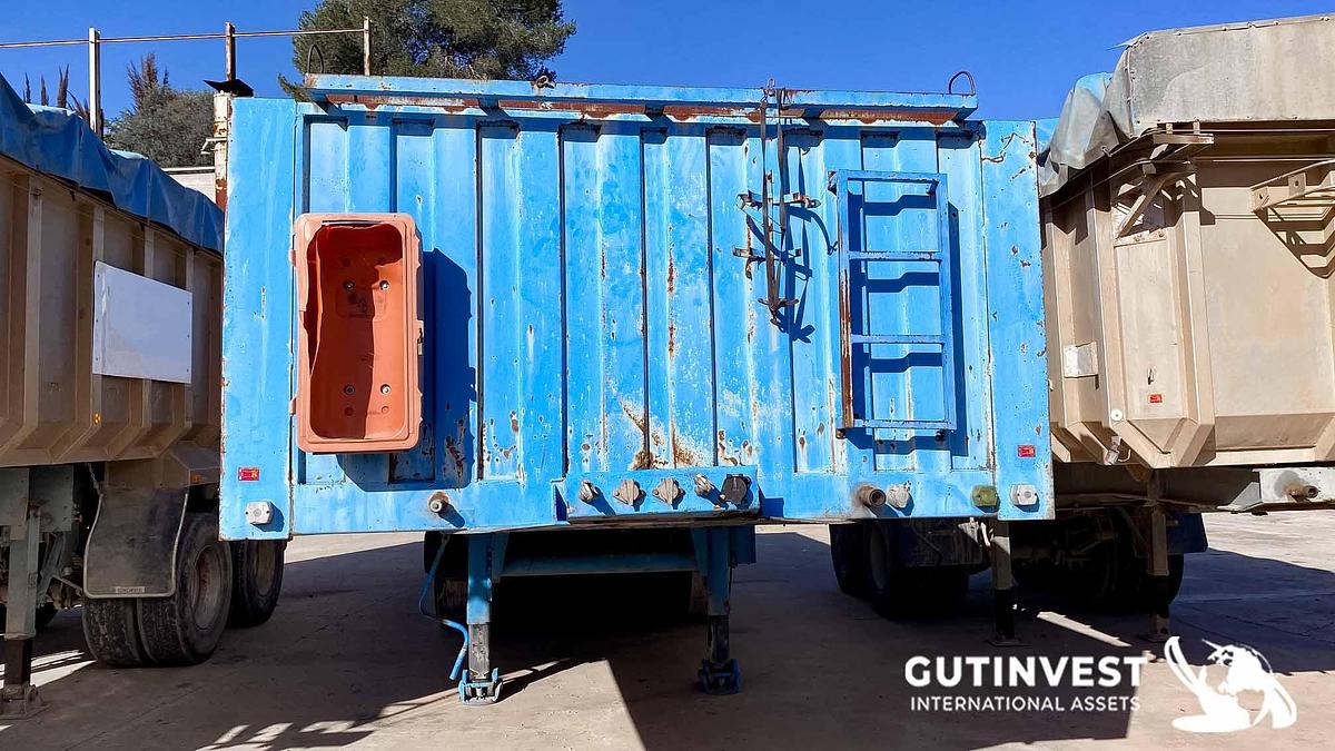 Used Semi - trailer open box- 3 axes