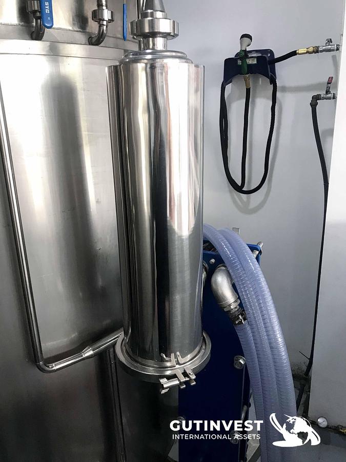 Usado 1 - Llenadora taponadora monobloc - botellas de 0,33 y 0,5lts.