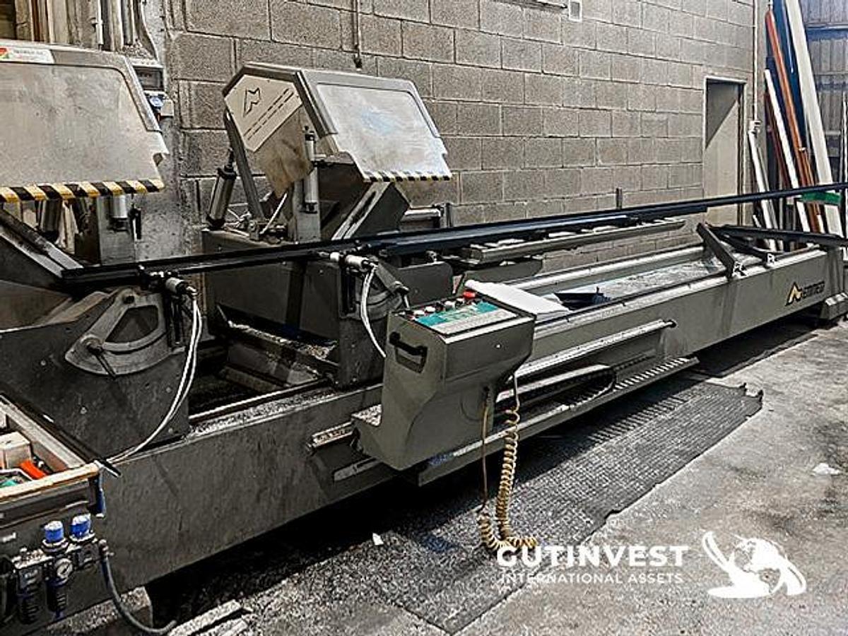 Usado 1 - Máquina tronzadora de doble cabezal