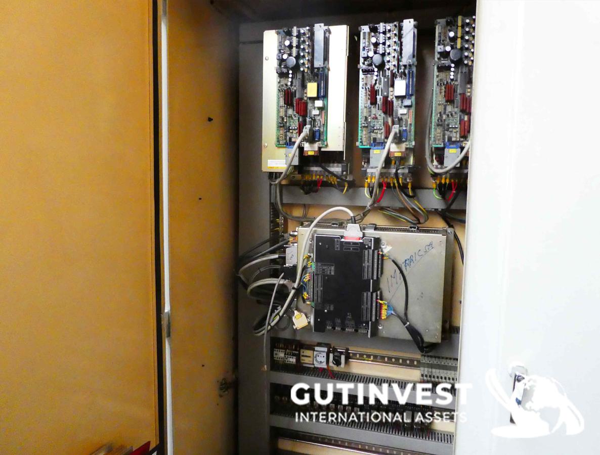 Usado Fresadora de columna móvil cnc
