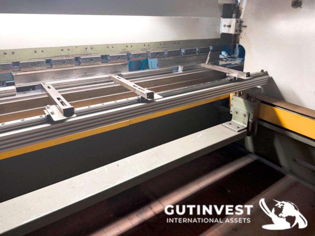 Used Metal Press Brake - 160Tn