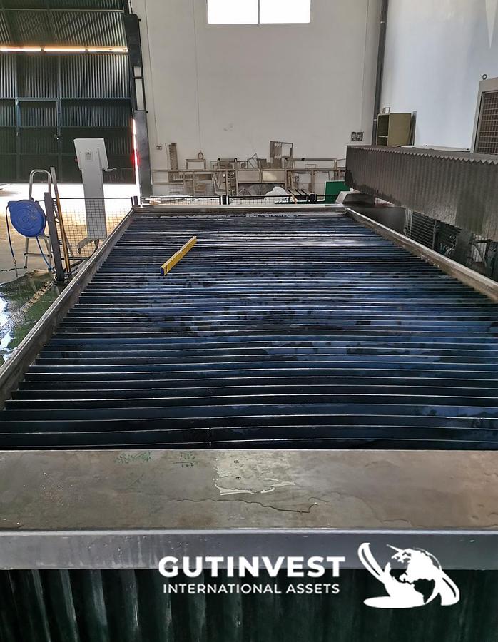 Used 1 - Waterjet cutting machine