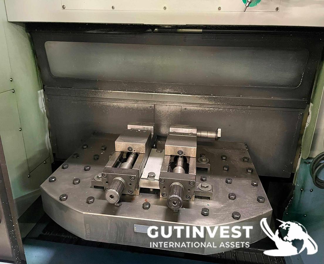 Usado 1 - Centro de mecanizado vertical cnc