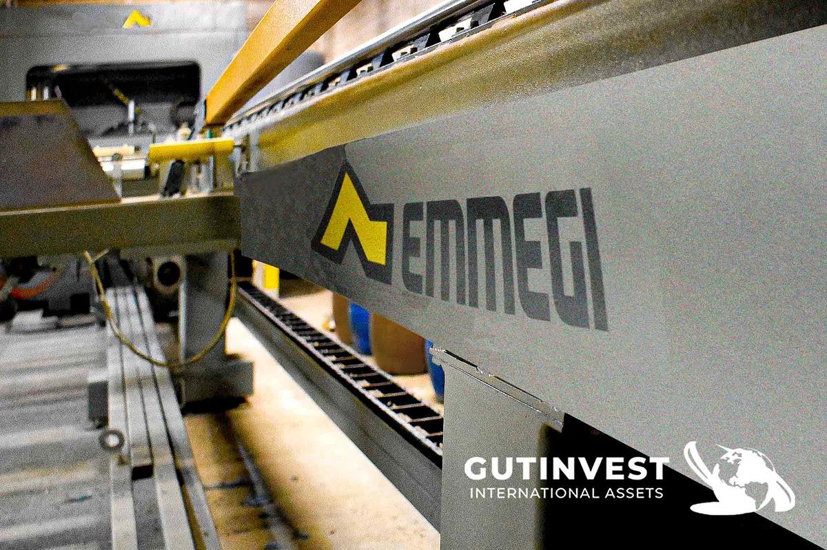 Used 1 - CNC machining and cutting center - 6 axes