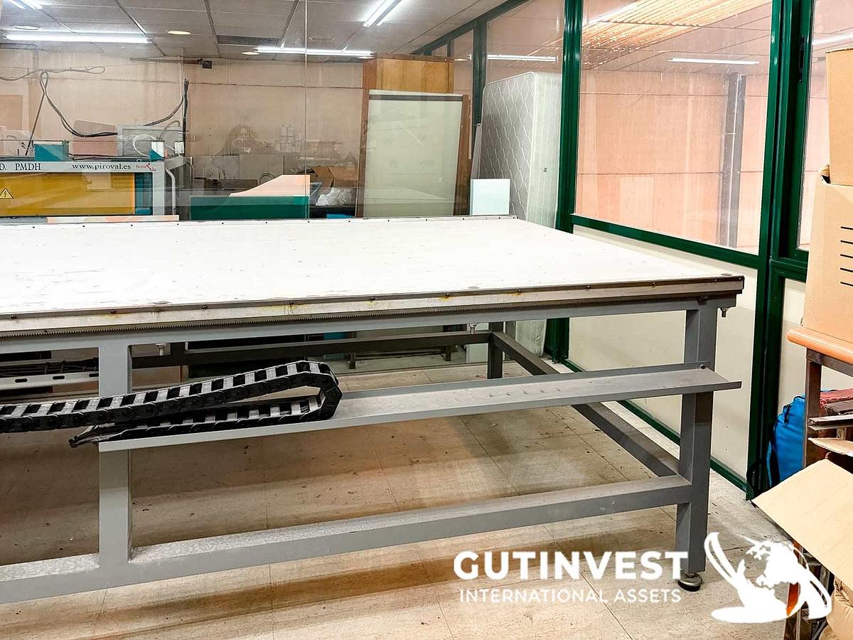 Used 1 - Resin machine for flat glass