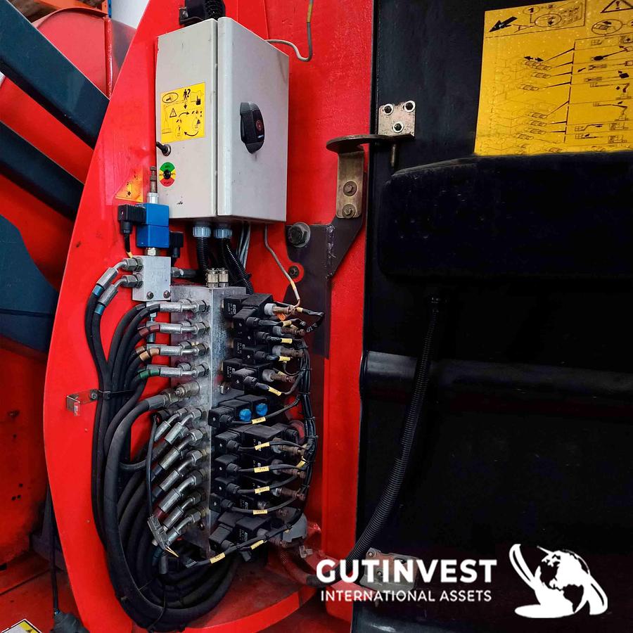 Used 1 - Electric Articulated Lifting Platform