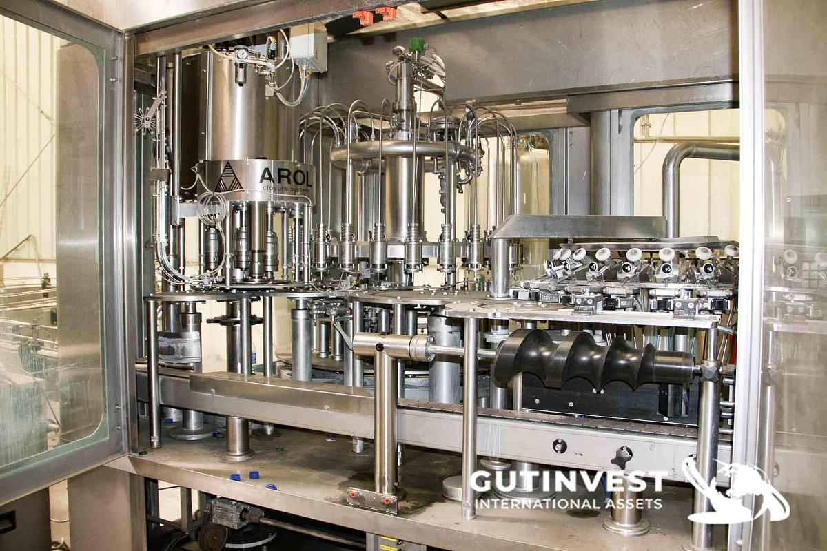 Usado 1 - Línea para la producción de agua embotellada PET