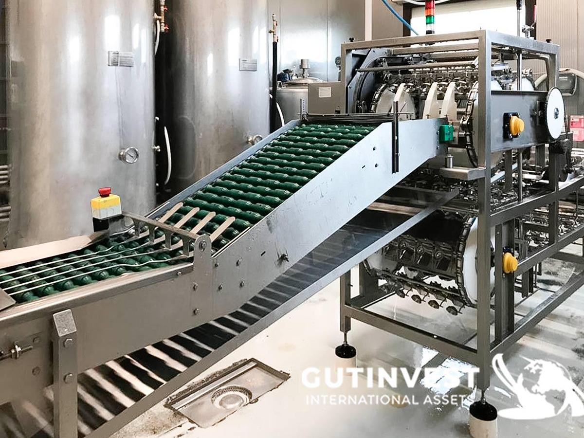 Used Automatic egg cracking machine