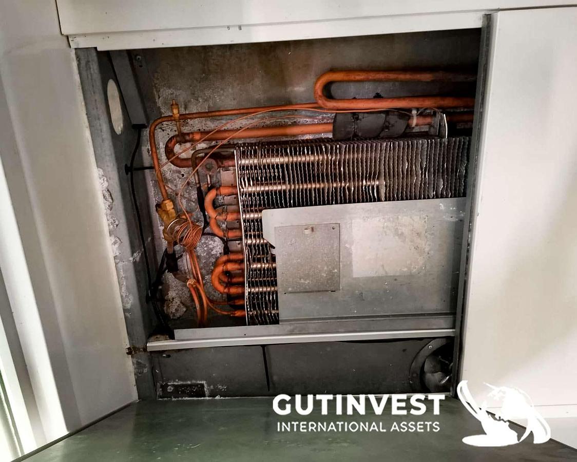 Used 1 - (x5) Frozen islands and (x3) Cold compressors