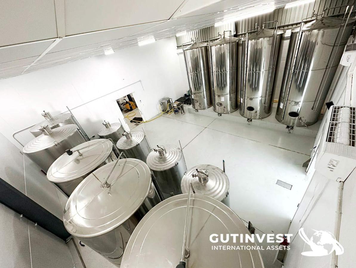 Used 1 - Complete lot of machinery for olive oil packaging