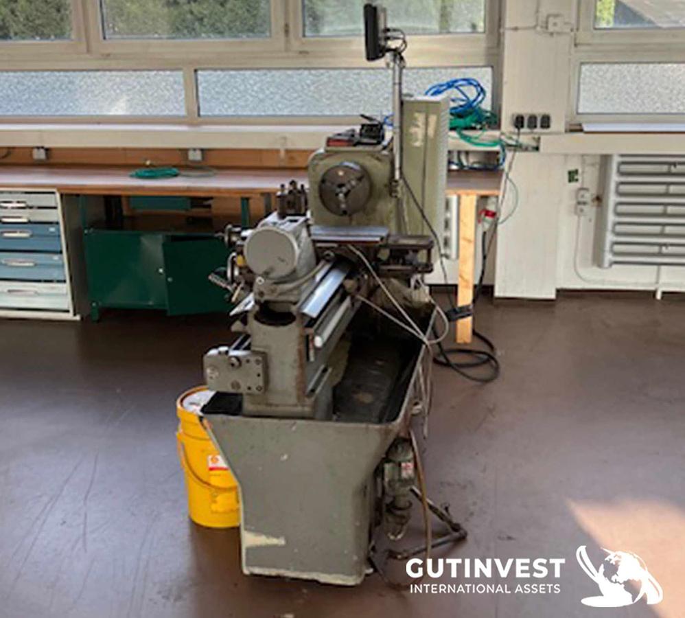 Used 1 - Parallel lathe