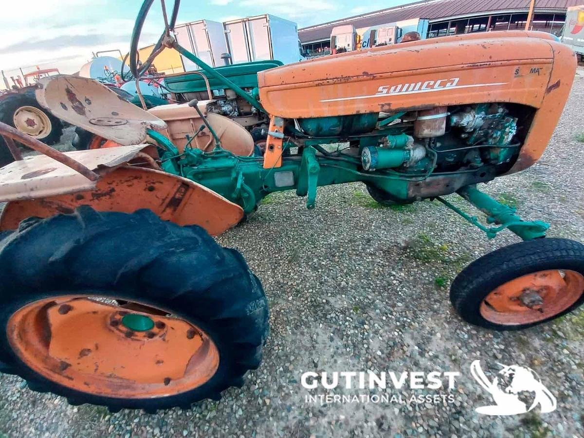 Used 8 - Agricultural tractor