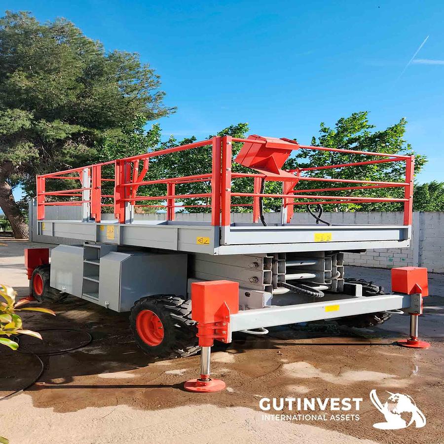 Used 2 - Scissor lift platform - 10 meters