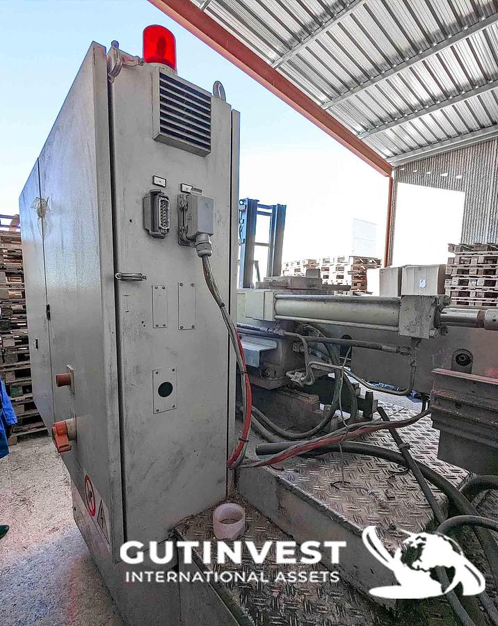 Used 4 - Plastic injection molding machine - 160Tn