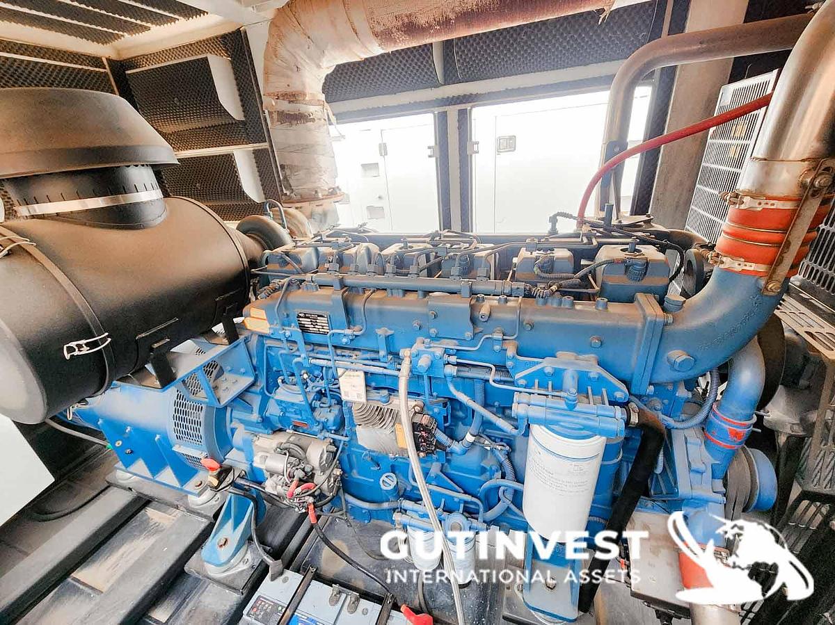 Usado 2 - Grupo electrógeno diésel insonorizado 1.125 KVA