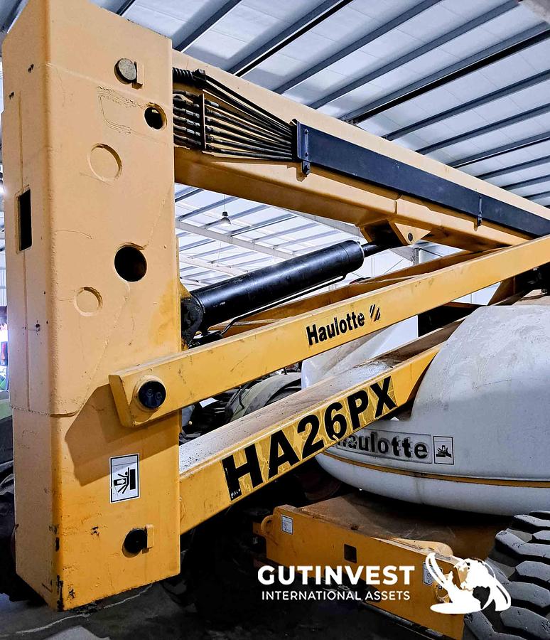 Used 1 - Diesel articulated lifting platform