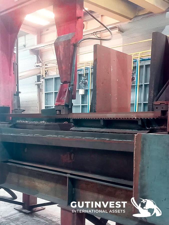 Used 1 - Band sawing machine