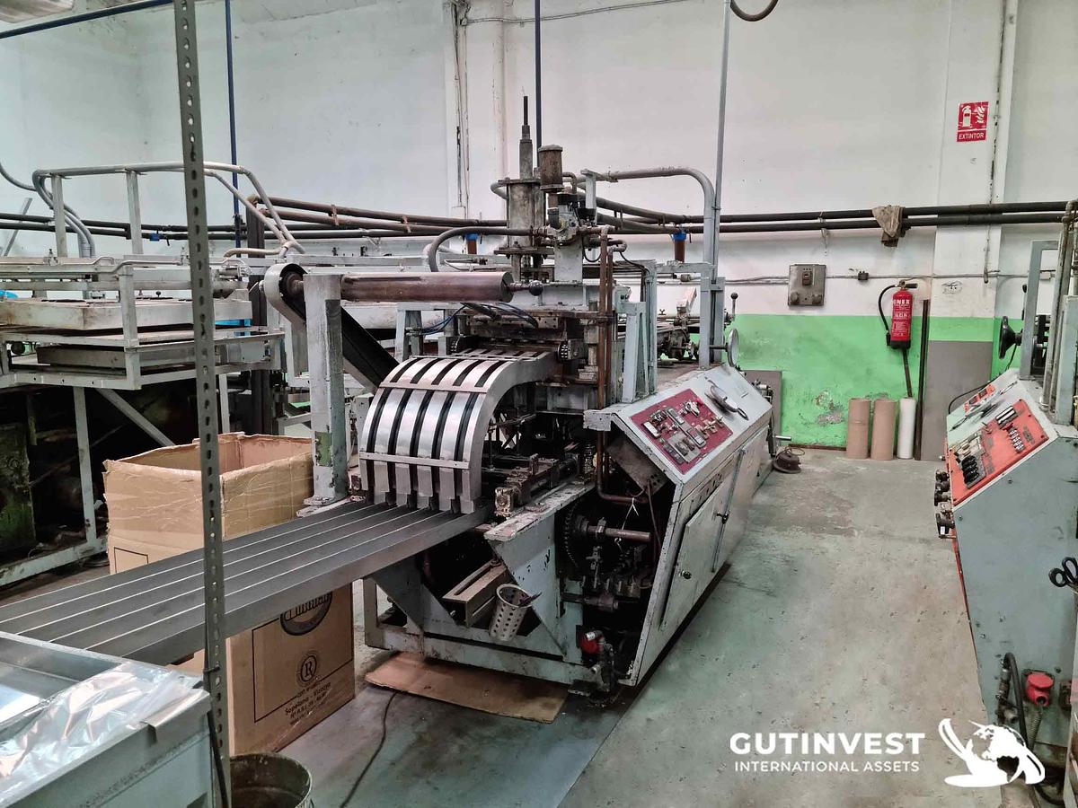 Used 1 - Lot of (x6) thermoforming machines, (x39) moulds with acces