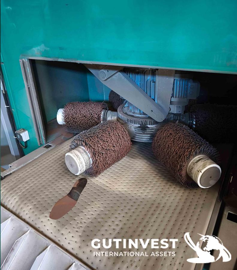 Used 6 - Sanding machine with dust extraction