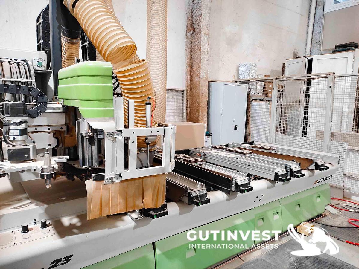Used 1 - CNC machining center - Wood
