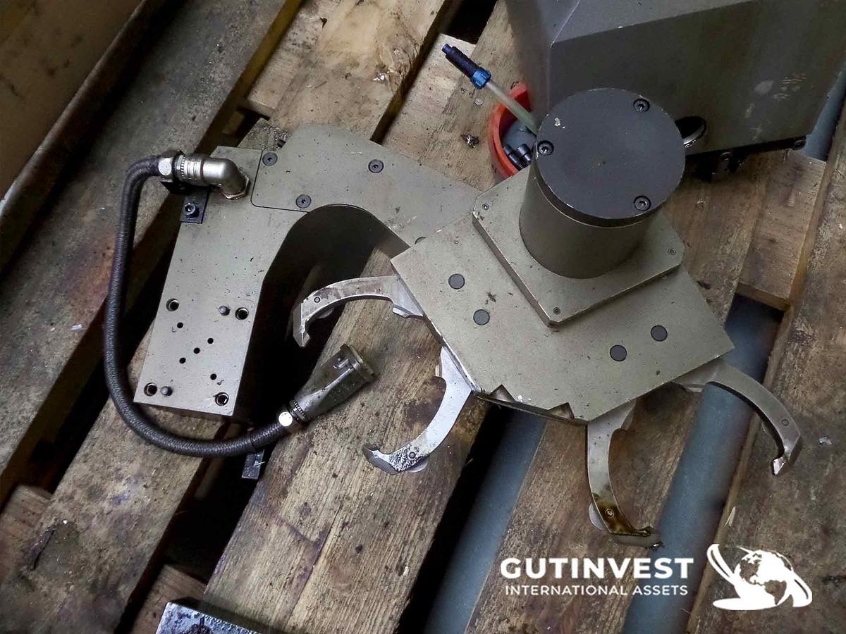 Used CNC machining center