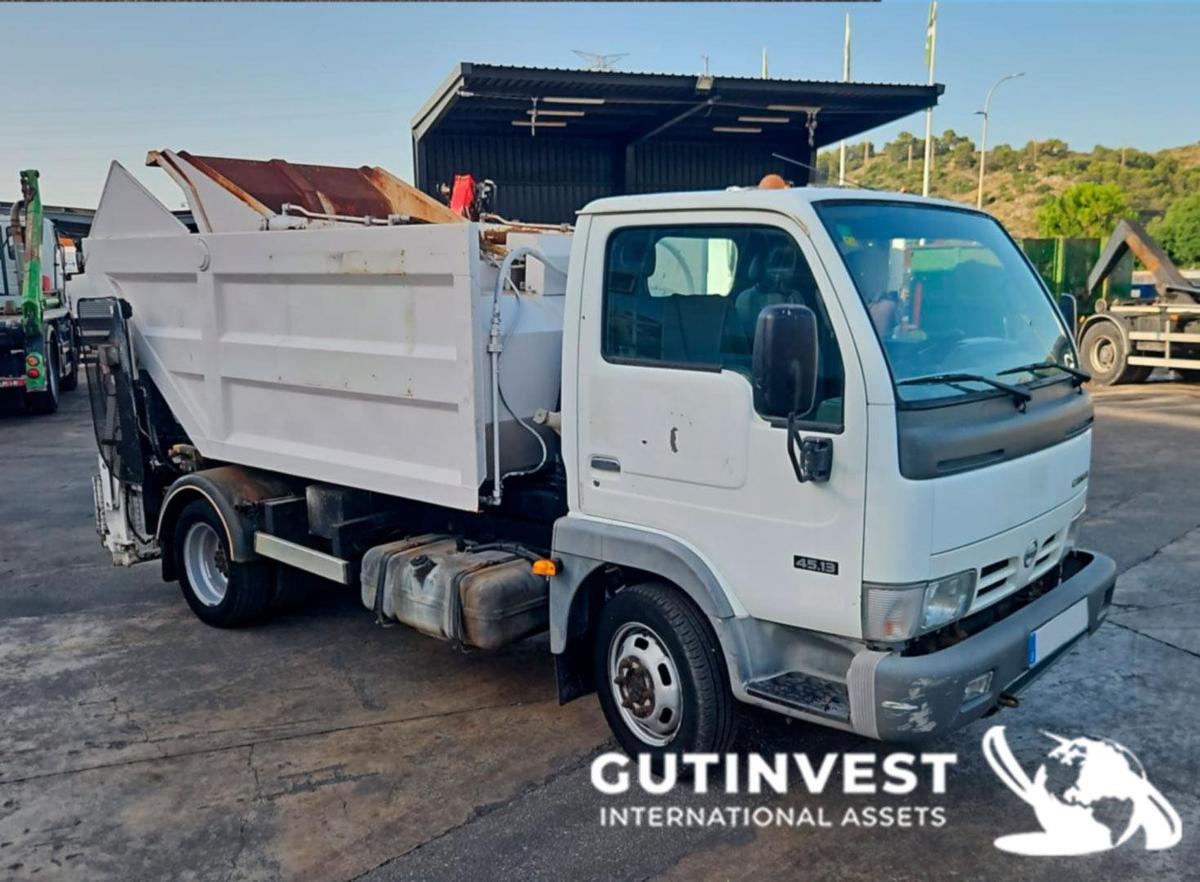 Usado CAMION BASURERO BASCULANTE