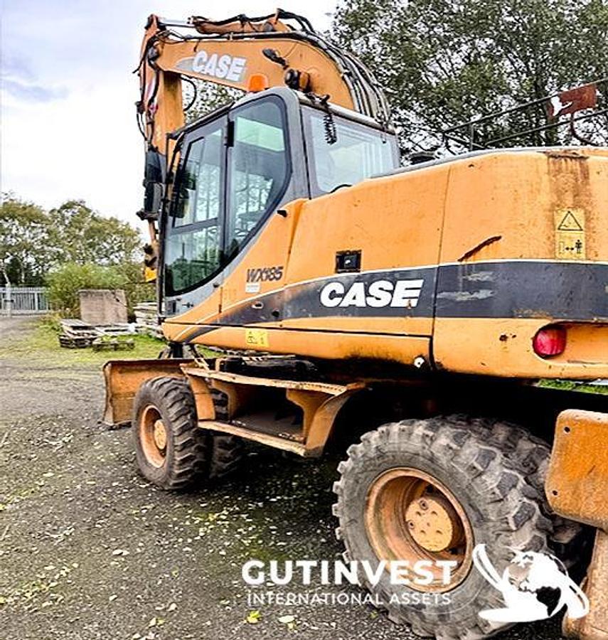 Used 1 - Excavator with grab