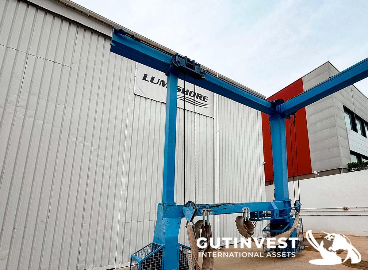 Used 1 - Boat Hoist - Gantry crane - 27T