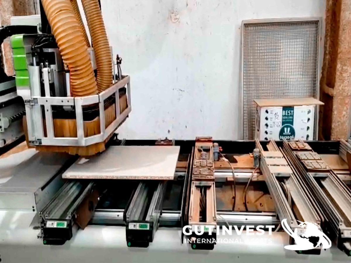Used 1 - CNC machining center - Wood