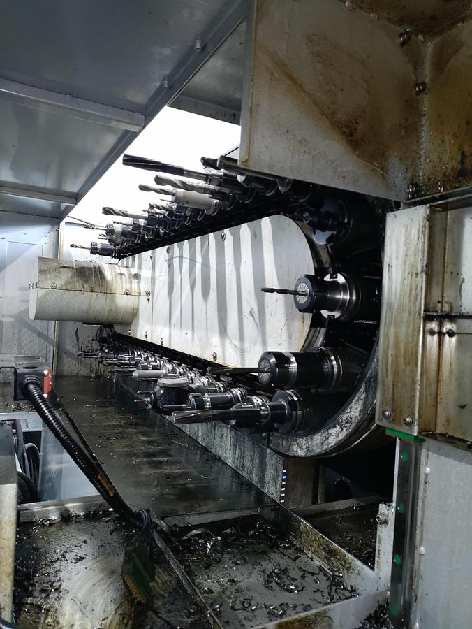 Used 1 - 4-axis CNC horizontal machining center