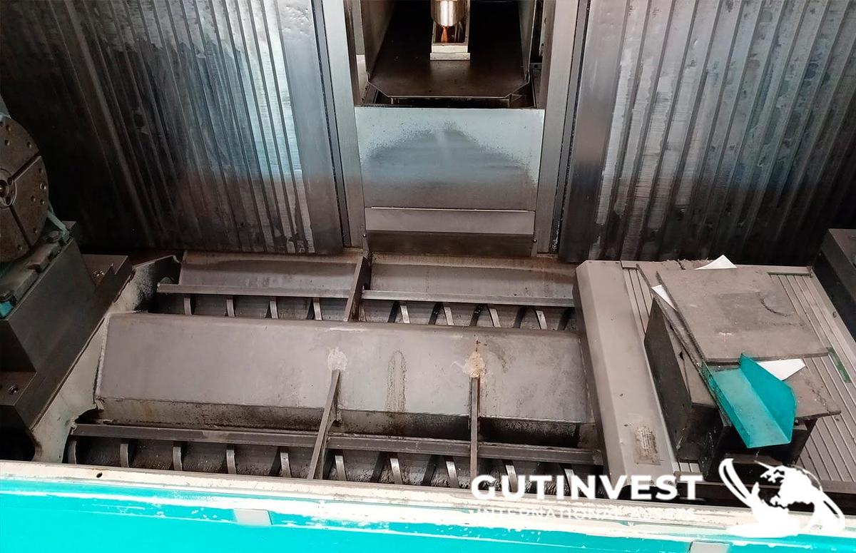 Used CNC milling machining center - 4 axes