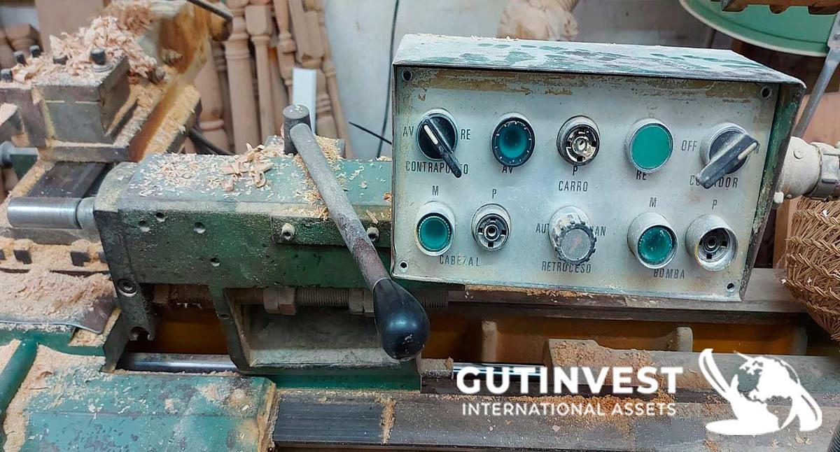 Used 1 - Lathe for woodworking