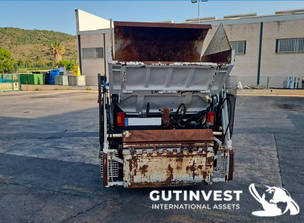 Usado CAMION BASURERO BASCULANTE