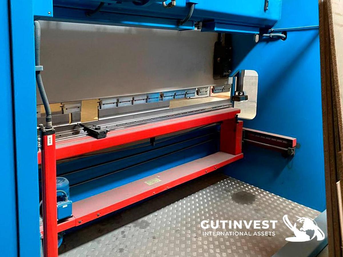 Used 1 - CNC press brake
