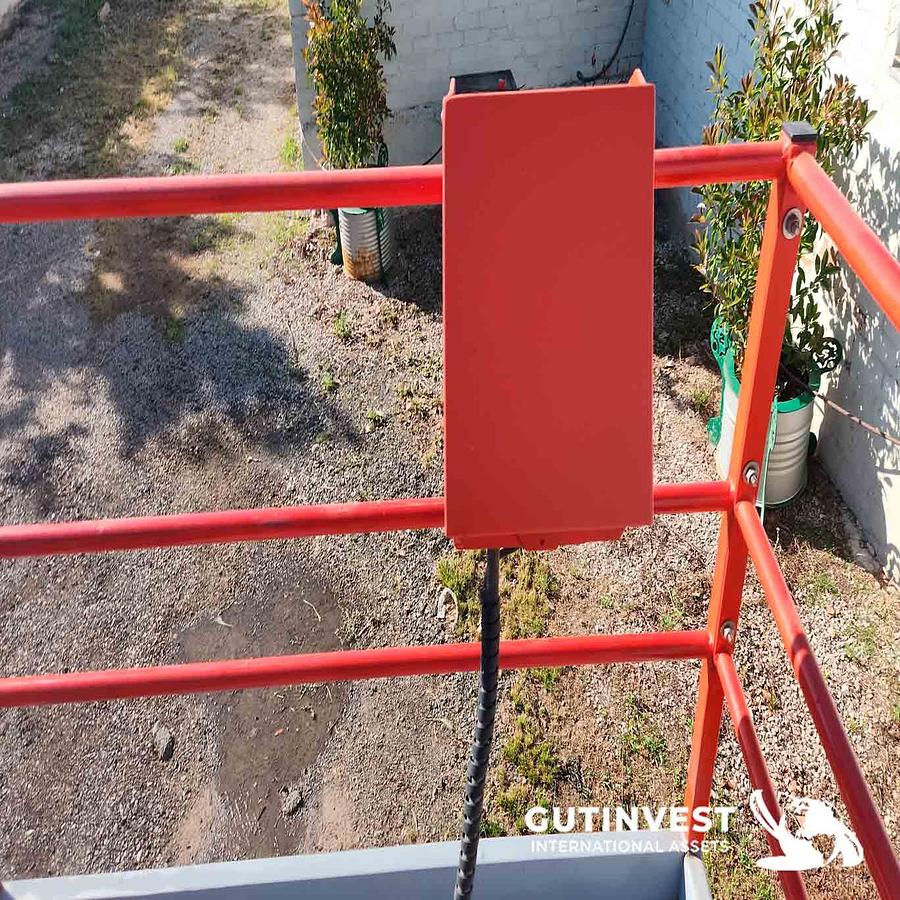Used 2 - Scissor lift platform - 10 meters
