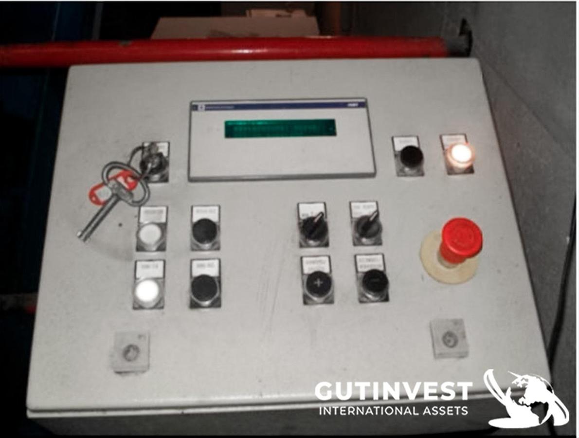 Used 1 - Cardboard baler press