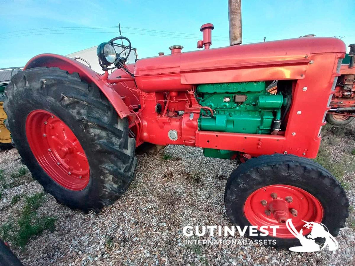 Used 16 - Agricultural tractor