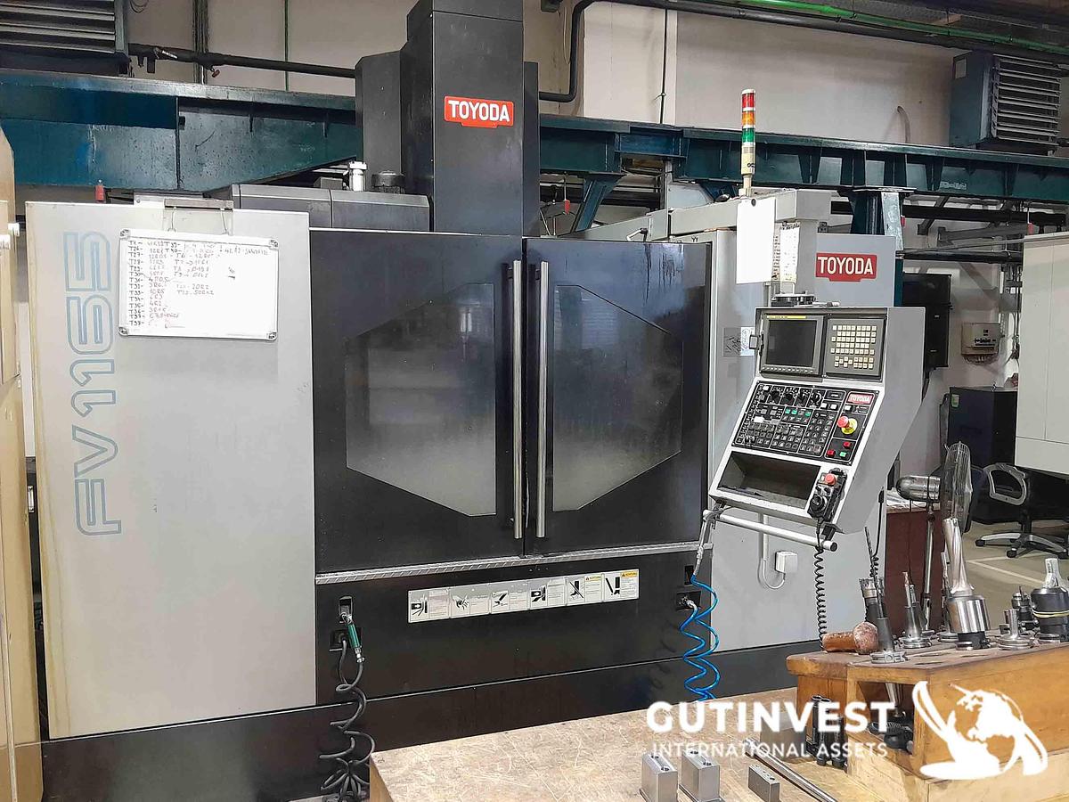 Usado Centro de mecanizado vertical CNC