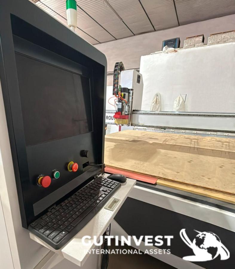 Usado MESA DE FRESADO Y CORTE CNC PAA MADERA