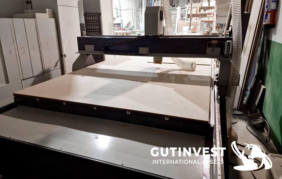 Usado 1 - Máquina de fresado y corte cnc para madera