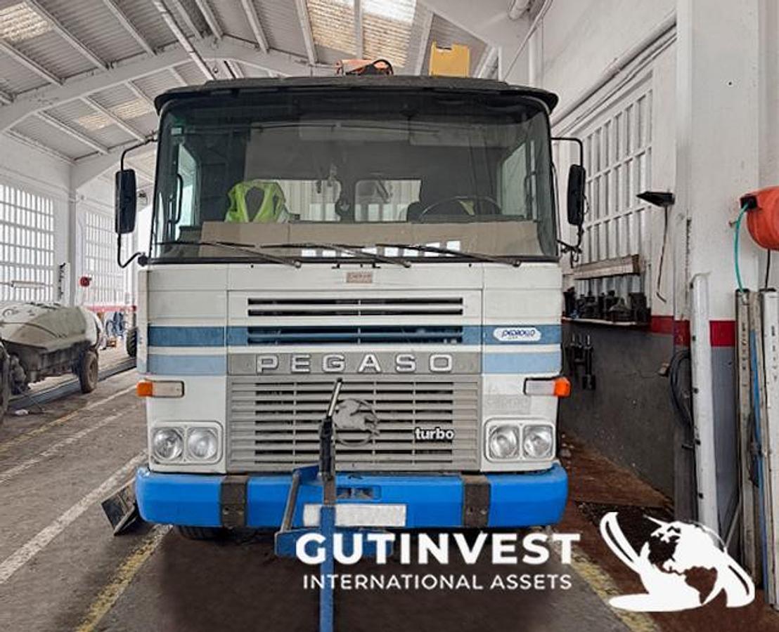 Used Truck with crane