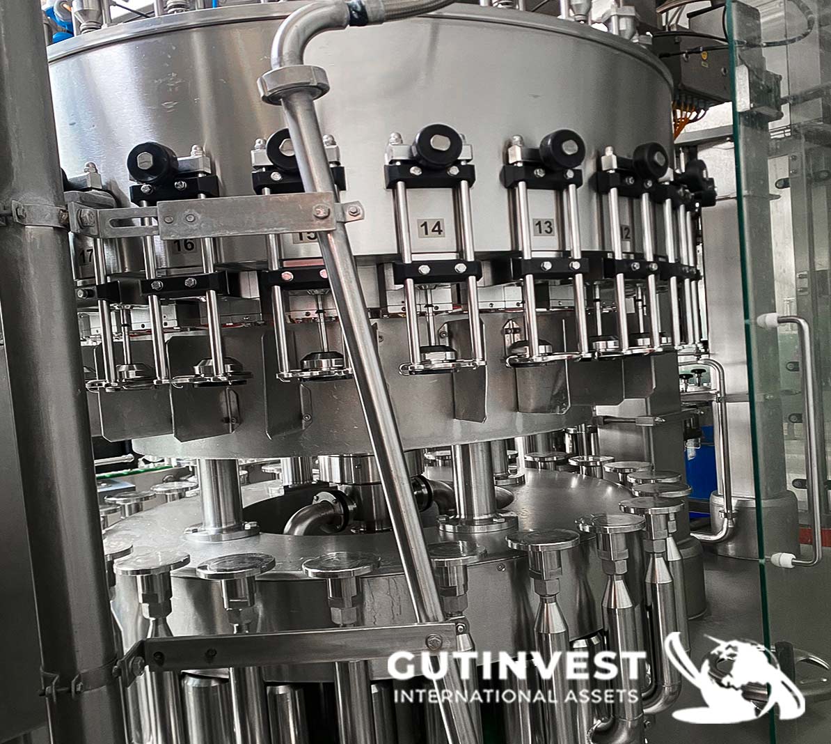 Usado Llenadora taponadora de botellas de cristal
