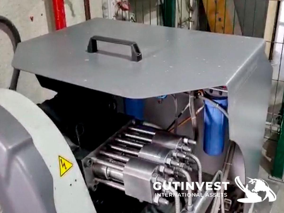 Used 1 - Waterjet cutting machine.